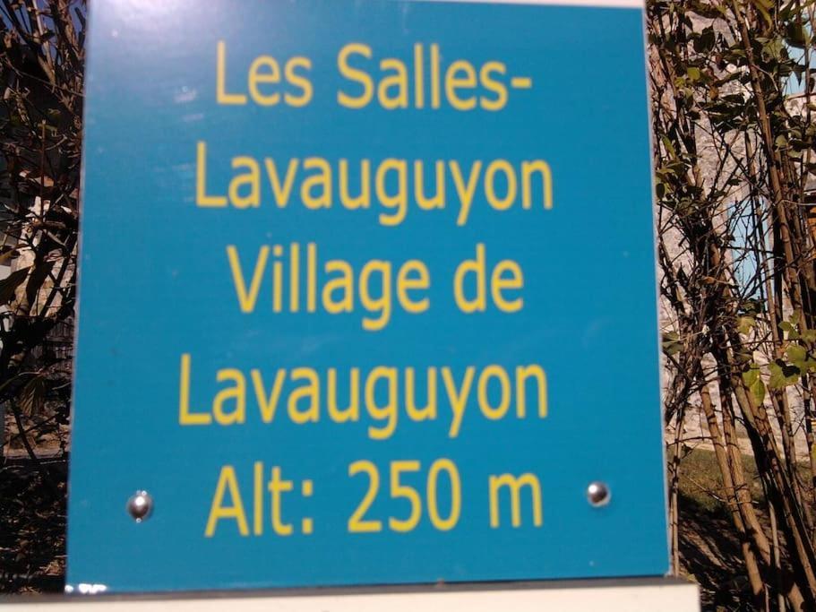 Cottage By The Chateau With Pool In National Parc Les Salles-Lavauguyon Exterior photo